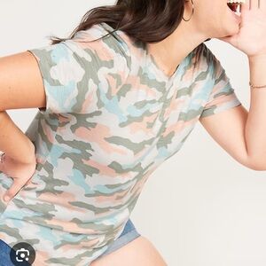 Women’s Short Sleeve Camo Tee in Pastel